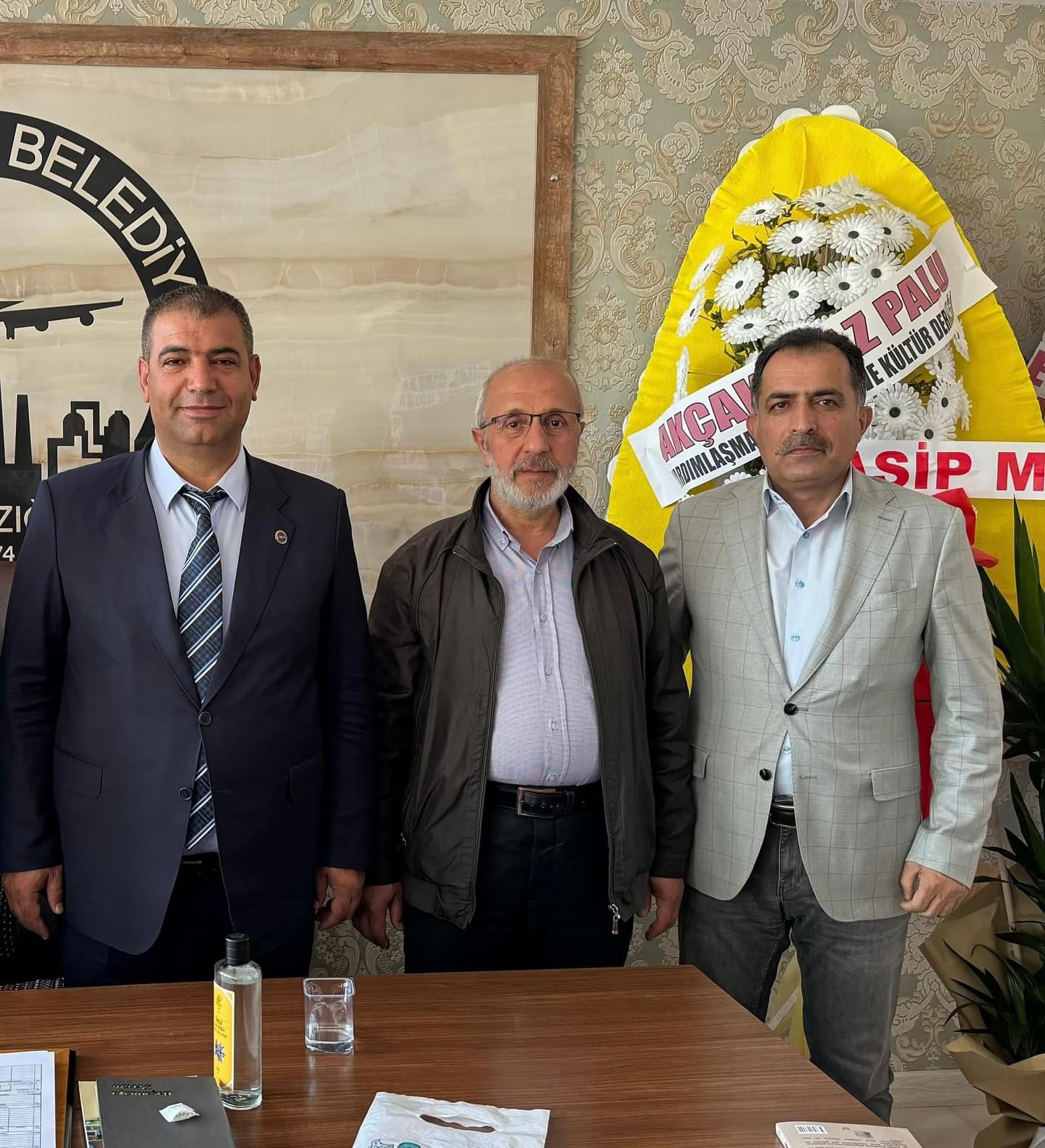 Arastirmaci Yazar Hasan Ergüven ve Murat Aydin’i güzide beldemiz Akçakiraz’da agirladik. Nazik ziyaretlerinden dolayi kendilerine tesekkür ederim.